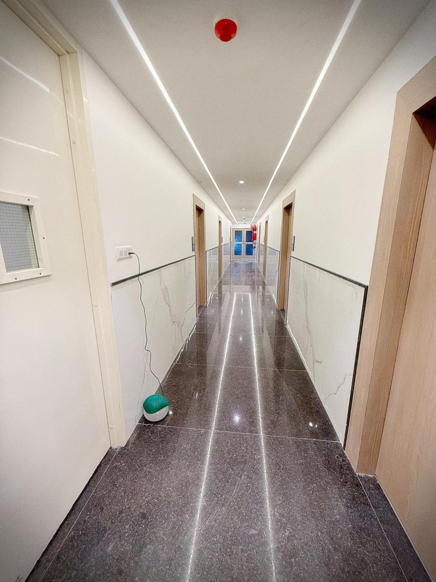 The Orion Hotel Era - Delhi Airport Neu-Delhi Exterior foto