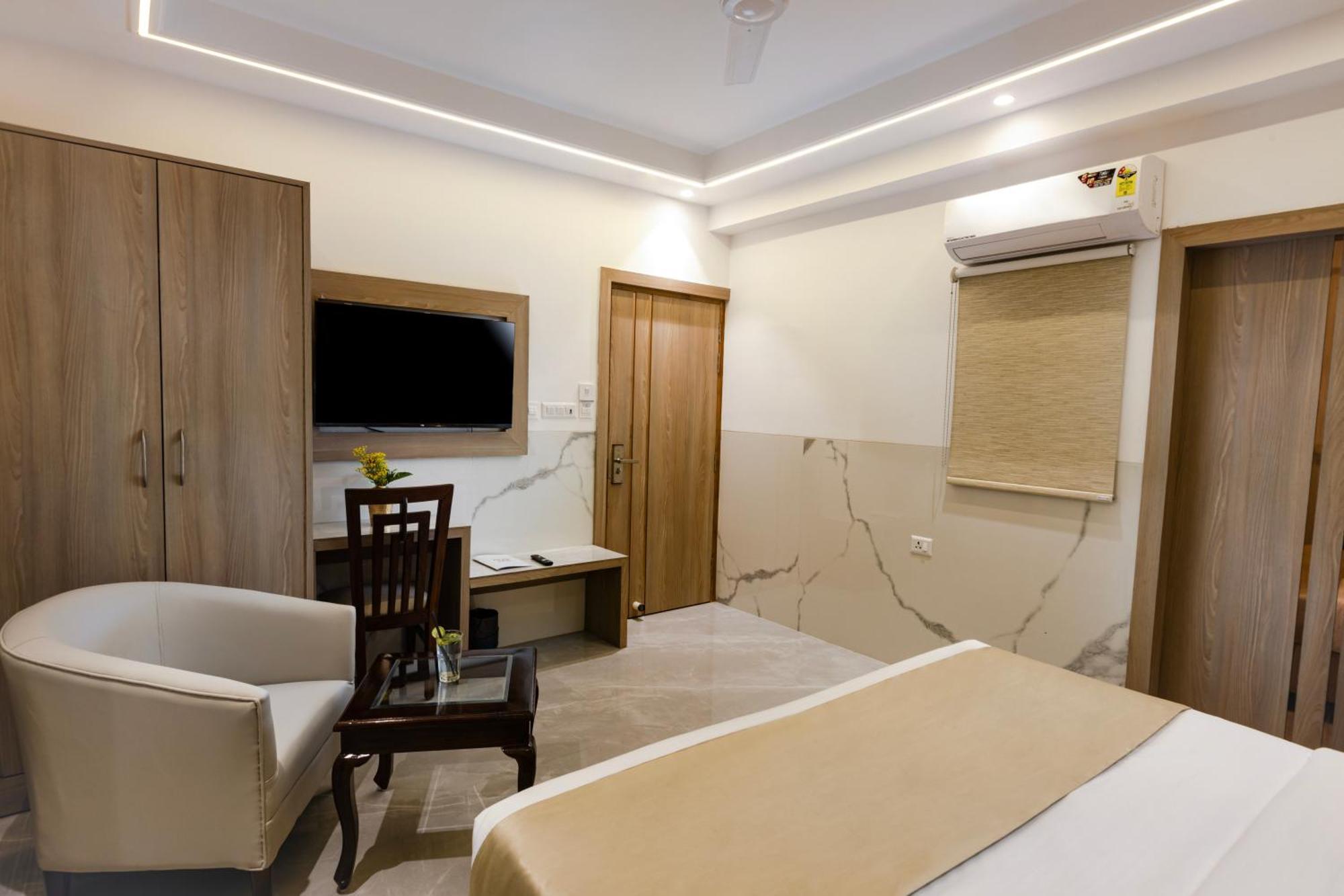 The Orion Hotel Era - Delhi Airport Neu-Delhi Exterior foto