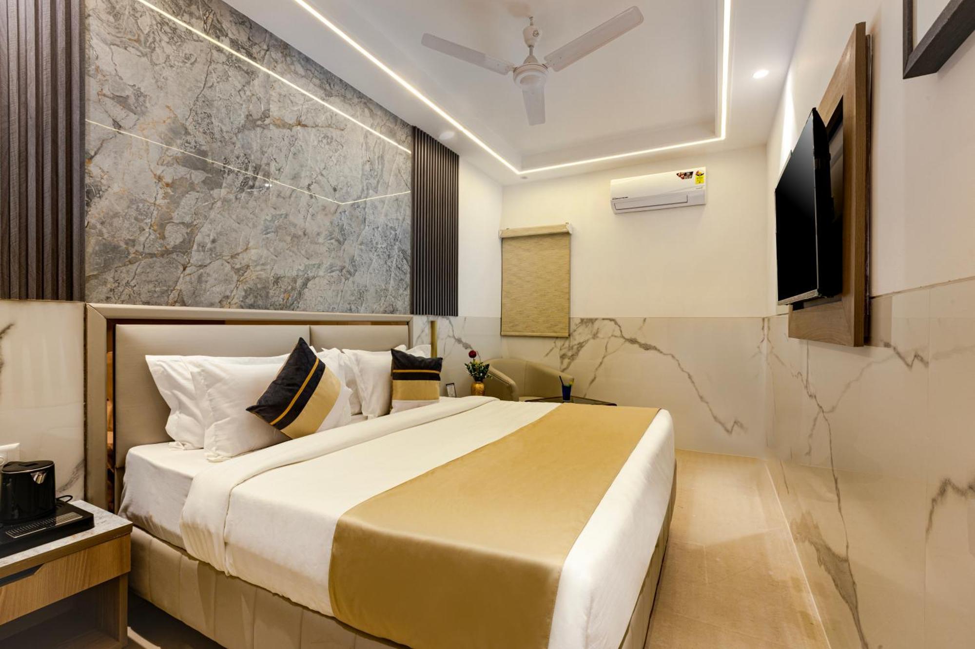 The Orion Hotel Era - Delhi Airport Neu-Delhi Exterior foto